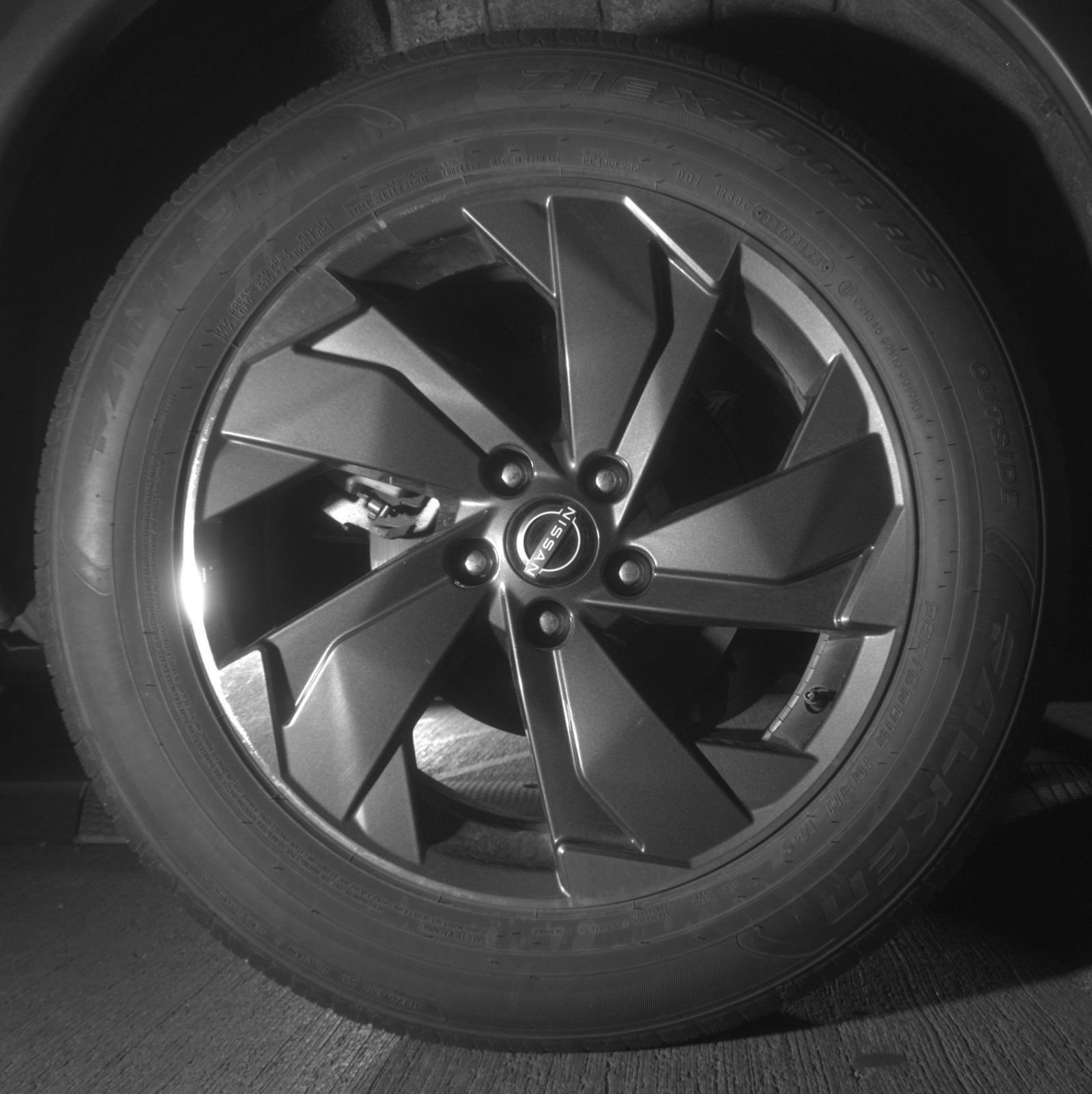 Used 2025 Nissan Rogue SV FWD image 18