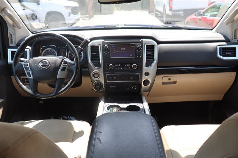 Used 2017 Nissan Titan SV AWD/4WD image 9