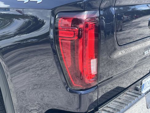 Used 2025 GMC Sierra 1500 SLT AWD/4WD image 36