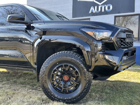 Used 2024 Toyota Tacoma SR5 image 3