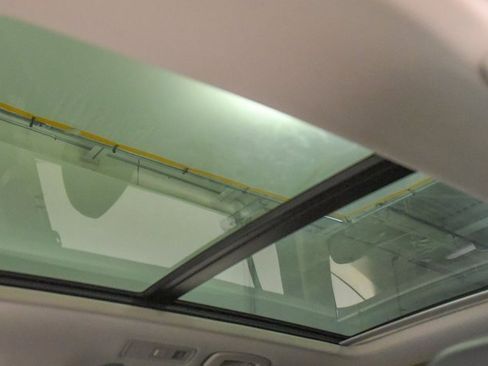 Used 2021 Volkswagen Tiguan SEL image 33