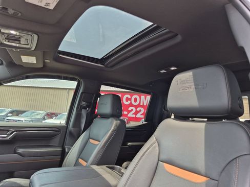 Used 2024 GMC Sierra 1500 AT4 w/ Technology Package AWD/4WD image 21