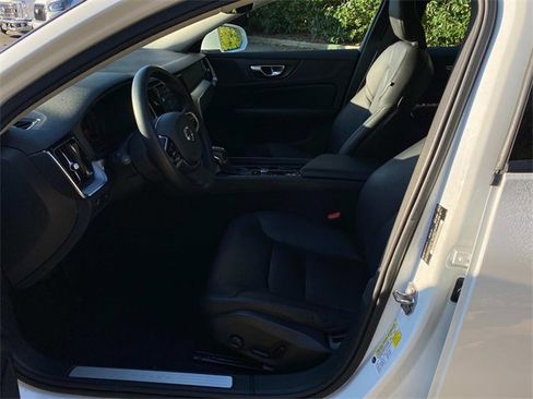 Used 2020 Volvo S60 T5 Momentum w/ Protection Package Premier image 11