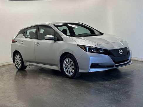 Used 2023 Nissan Leaf S image 30