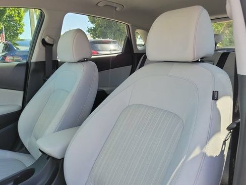 Used 2023 Hyundai Kona SEL FWD image 11