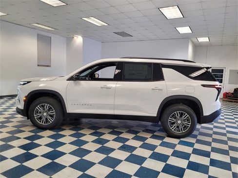 New 2026 Chevrolet Traverse LT image 4