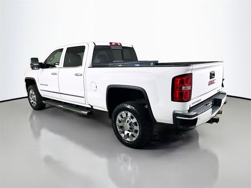 Used 2017 GMC Sierra 2500 Denali w/ Duramax Plus Package image 5