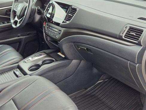 Used 2023 Honda Passport TrailSport image 24