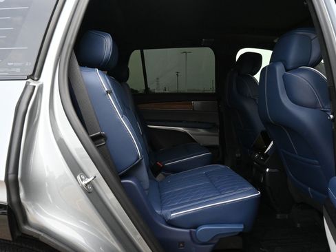 Certified 2026 Cadillac Vistiq Premium Luxury w/ LPO, Floor Liner Package AWD/4WD image 24