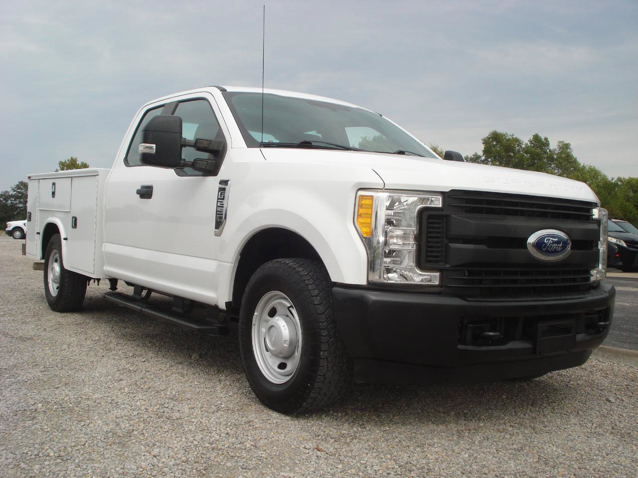 Used 2017 Ford F250 XL w/ Power Equipment Group RWD image 2