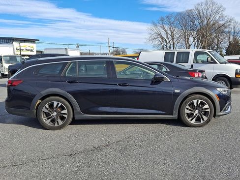 Used 2018 Buick Regal Essence w/ Driver Confidence Package #1 image 7
