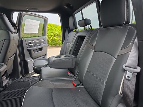 New 2026 RAM 2500 Laramie AWD/4WD image 13