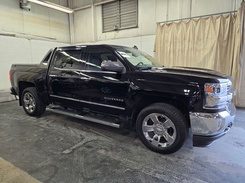 Used 2018 Chevrolet Silverado 1500 LTZ w/ High Desert Package AWD/4WD image 5