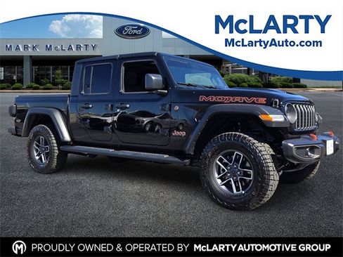 Used 2025 Jeep Gladiator Mojave w/ Convenience Group image 1