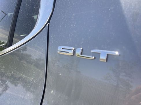 Used 2023 GMC Acadia SLT w/ Preferred Package AWD/4WD image 6
