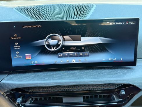 New 2026 BMW 330i Sedan w/ M Sport Package image 35