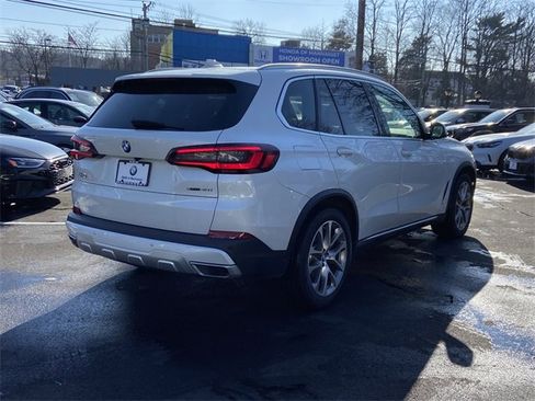 Certified 2022 BMW X5 xDrive40i w/ Parking Assistance Package image 5