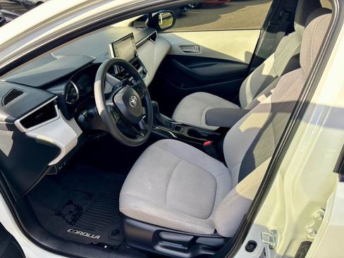 Used 2020 Toyota Corolla LE image 11