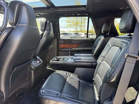 Used 2021 Lincoln Navigator Reserve AWD/4WD image 10