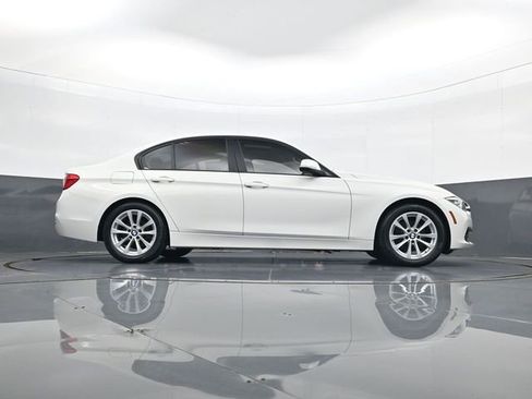 Used 2018 BMW 320i Sedan RWD image 24