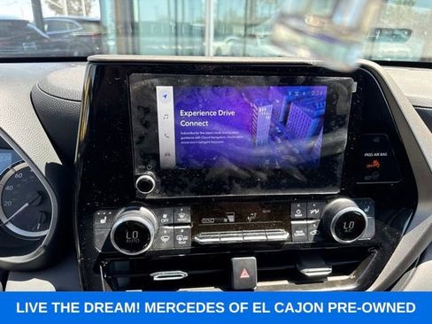 Used 2023 Toyota Highlander XLE FWD image 6