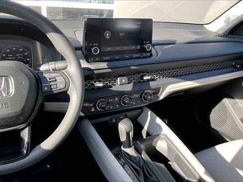 Used 2023 Honda Accord EX image 6