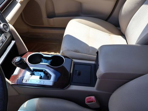 Used 2012 Toyota Camry XLE FWD image 32