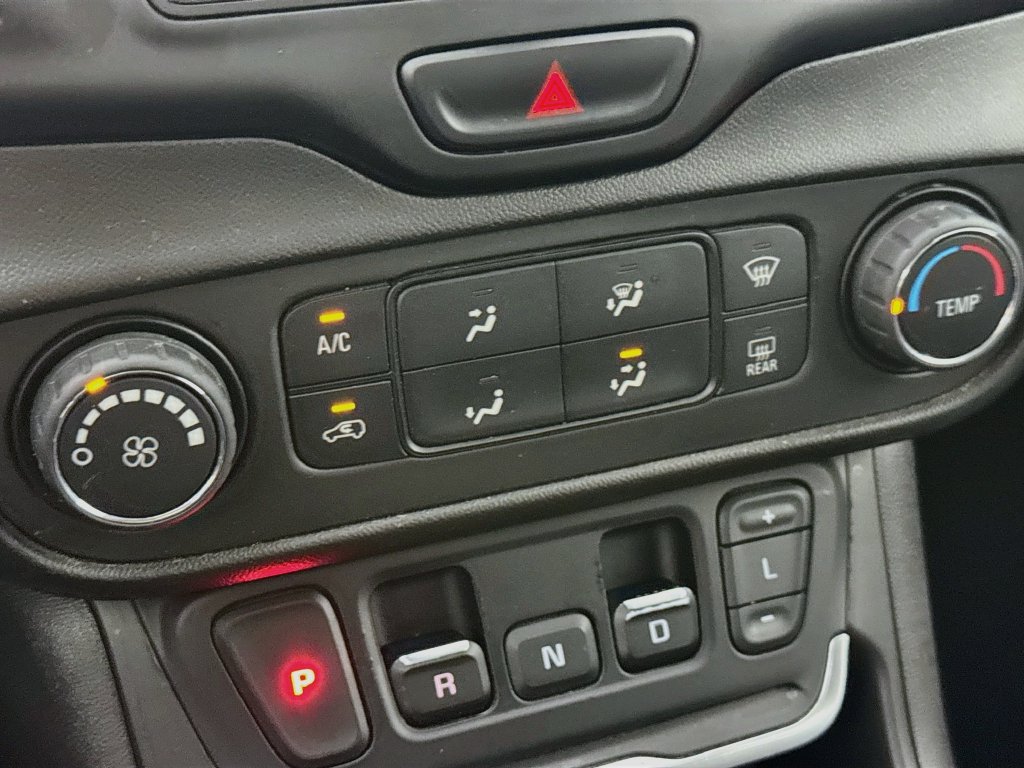 Used 2019 GMC Terrain SLE w/ Black Edition FWD image 18