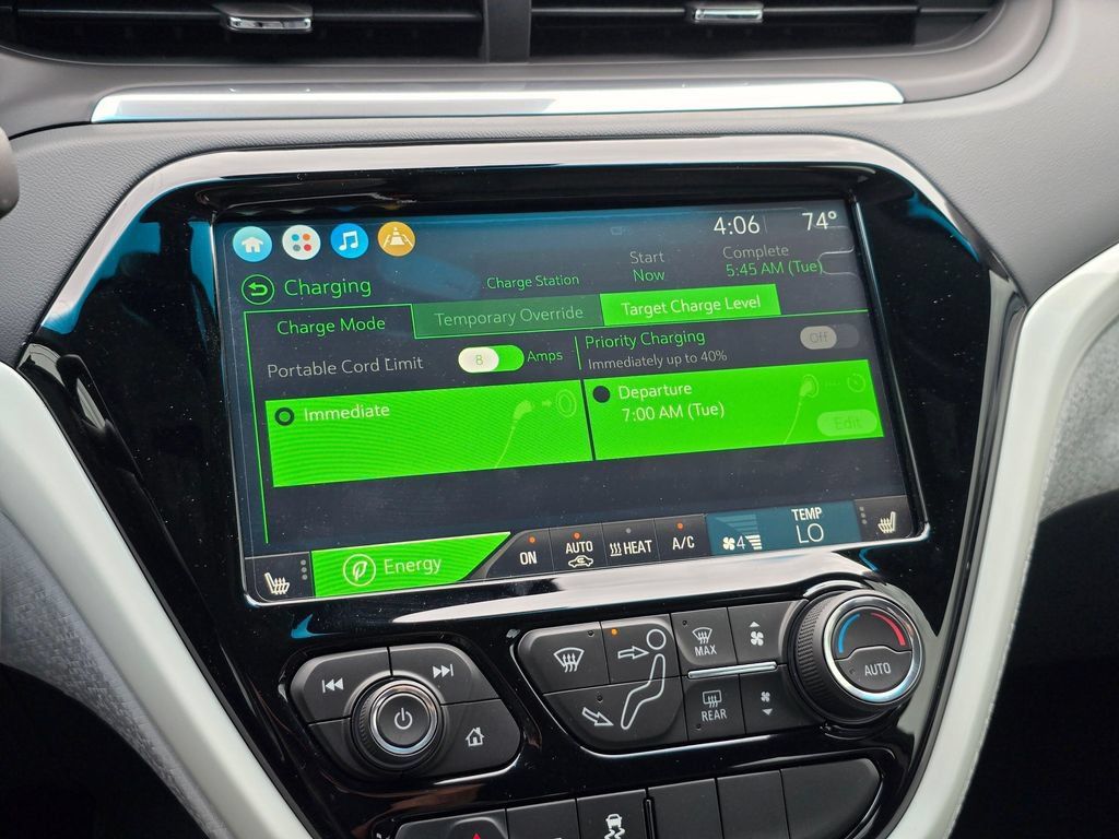 Used 2020 Chevrolet Bolt Premier w/ Infotainment Package FWD image 25