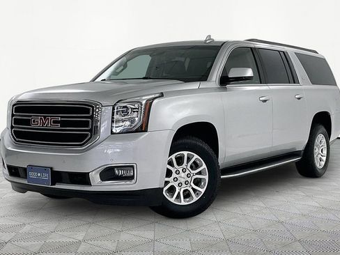 Used 2017 GMC Yukon XL SLT image 3