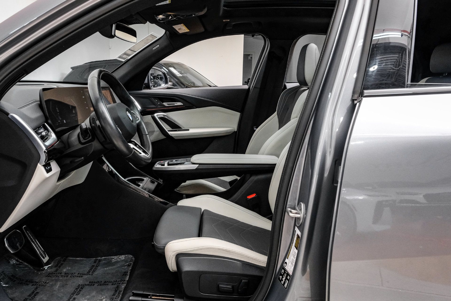 Used 2026 BMW X2 xDrive28i AWD/4WD image 4