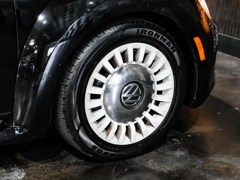 Used 2014 Volkswagen Beetle 2.5 FWD image 46