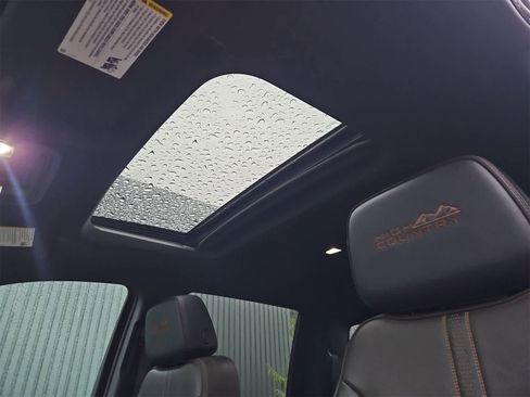 Used 2024 Chevrolet Silverado 2500 High Country w/ High Country Premium Package image 19