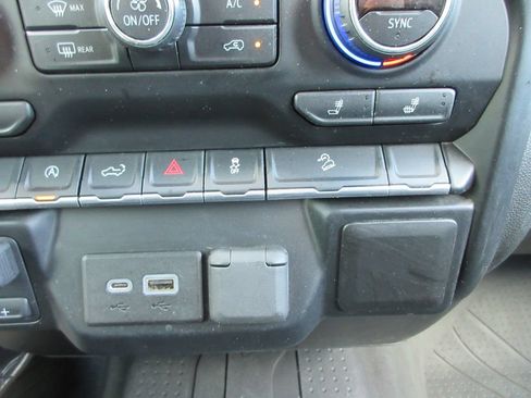 Certified 2019 Chevrolet Silverado 1500 RST AWD/4WD image 33