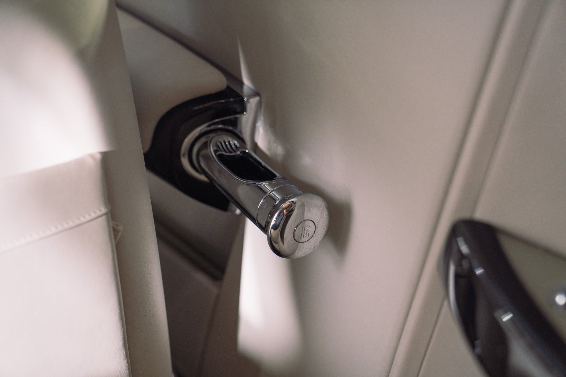 Used 2009 Rolls-Royce Phantom Coupe RWD image 43