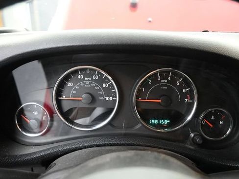 Used 2015 Jeep Wrangler Unlimited Sport w/ Quick Order Package 24S AWD/4WD image 32