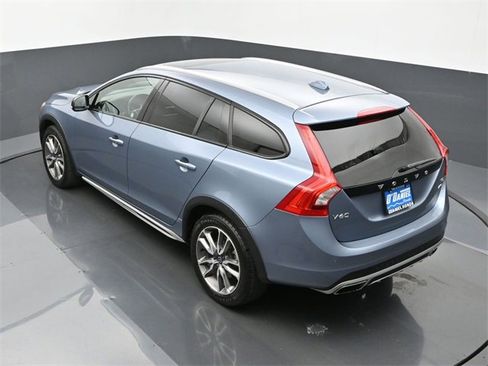 Used 2018 Volvo V60 T5 Cross Country w/ Convenience Package image 14