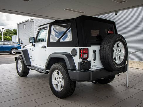 Used 2016 Jeep Wrangler Sport w/ Quick Order Package 24S AWD/4WD image 12