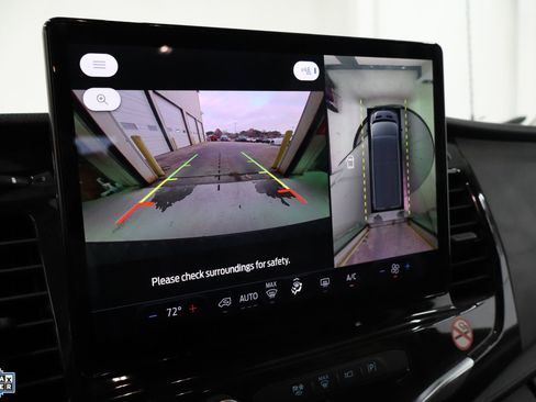 Used 2023 Ford Transit 350 XLT image 21