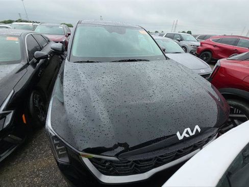 Used 2025 Kia Sorento LX FWD image 9