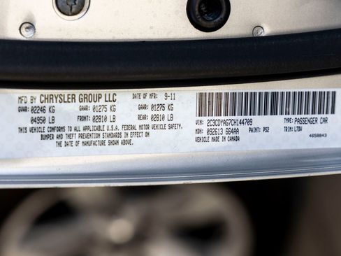 Used 2012 Dodge Challenger SXT image 31