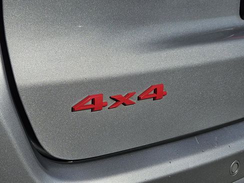 Used 2023 Jeep Compass Limited image 13