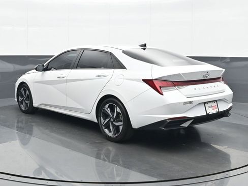 Used 2022 Hyundai Elantra Limited image 4