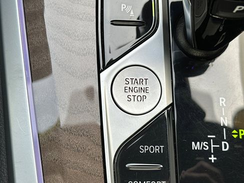 Used 2022 BMW X5 xDrive40i w/ Climate Comfort Package image 25