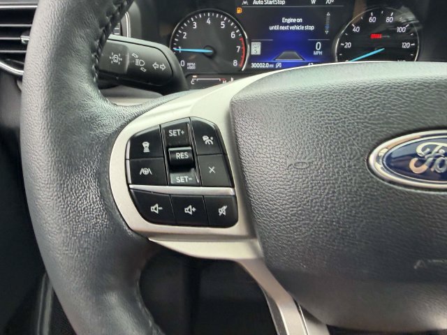 Used 2024 Ford Explorer XLT w/ Equipment Group 202A AWD/4WD image 29