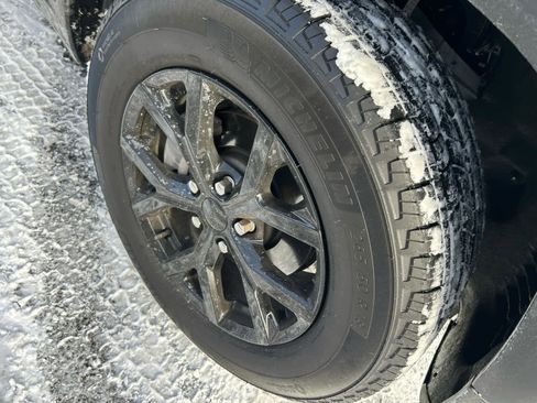 Used 2025 Jeep Grand Cherokee Altitude image 25