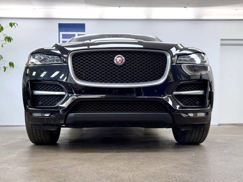 Used 2017 Jaguar F-PACE R-Sport image 24