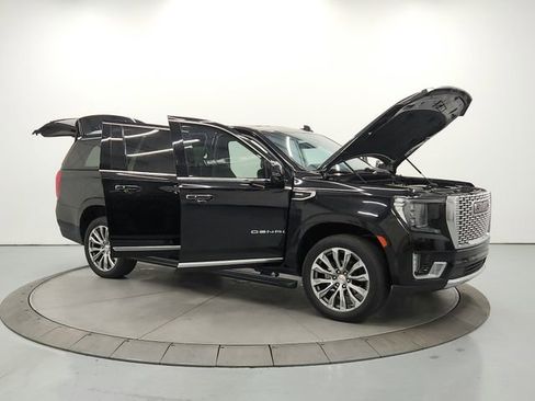 Used 2022 GMC Yukon XL Denali RWD image 9