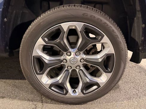 Used 2021 RAM 1500 Limited AWD/4WD image 12