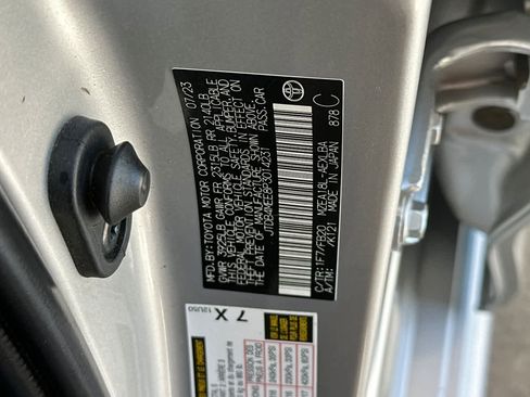 Used 2023 Toyota Corolla LE w/ Carpet Mat Package (TMS) FWD image 31